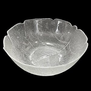 Vintage 1980s Arcoroc France Aspen 9" Round Bowl - Leaf Embossed Pressed Glass